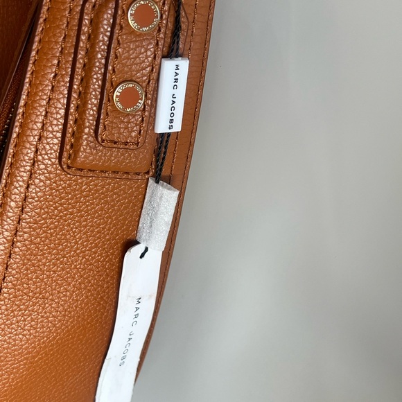 🔥🔥NEW MARC JACOBS
"THE GROOVE LEATHER HOBO BAG" (NWT) Paid $425🔥🔥 - Picture 12 of 16